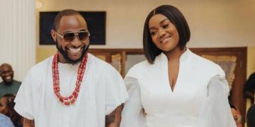 VIDEO: Nigerian Musician Davido, Wife, Step Out Of US Hospital With Newborn Twins