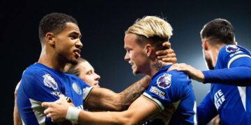Chelsea, Man Utd Pull Rare Premier League Wins