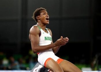 Nigeria’s Commonwealth Wrestling Champion, Adekuoroye, Weeps As Mum Dies