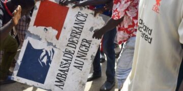 France To Shut Embassy In Niger