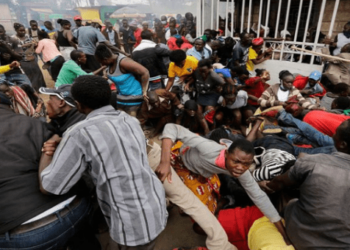 Zimbabwe: Hundreds Of Young People Trapped In Stampede At Job Fair