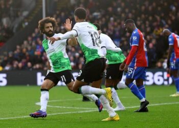 Arsenal, Manchester United Suffer EPL Loss, Liverpool Win, Go Top