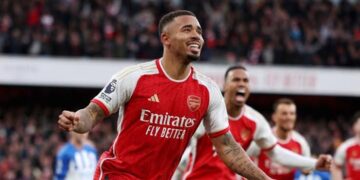 Liverpool, Man Utd Share Spoils As Arsenal Top Premier League Table