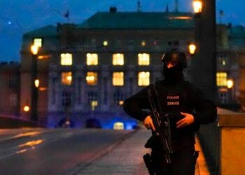 Gunman Attacks Prague University, Kills 10