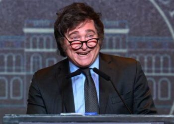 Argentine President Begins Flying Commercial Plane To Lead By Example In Cost-cutting Measures