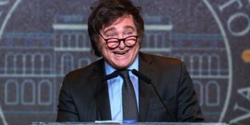 Argentine President Begins Flying Commercial Plane To Lead By Example In Cost-cutting Measures