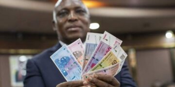 Zimbabwe Debuts Fresh Banknotes