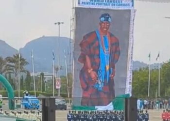 Nigeria: Amidst Economic Woes, Tinubu Unveils World’s Largest Painting Portrait Bearing His Image