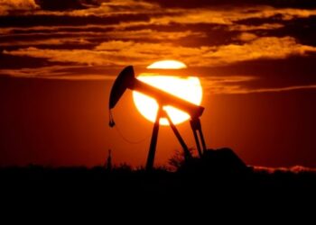 Oil prices held relatively steady on Thursday, following two days of price swings. 