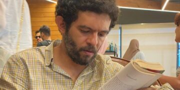 Prominent Egyptian Cartoonist Ashraf Omar Arrested At Home