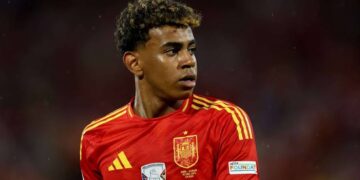 Police Launch Probe As Hoodlum Stabs Father To Barcelona’s Youngster In Spain