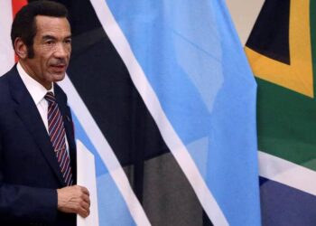 Botswana: “The General Is Back”, Supporters Cheer Exiled Former President On His Return Home