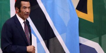 Botswana: “The General Is Back”, Supporters Cheer Exiled Former President On His Return Home