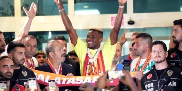 Fans Ecstatic As Osimhen Storms Istanbul, Set For Galatasaray Medical