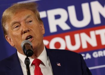 Trump Assembles Cabinet Members, To Name Secretary Of State, Others