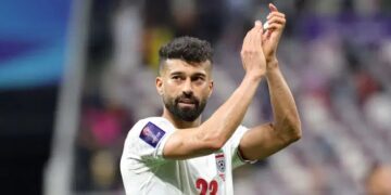 For Hugging Female Fan, Iran Football Authority Summons Player