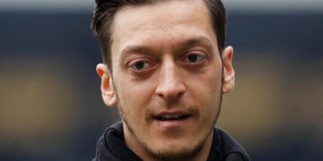 Özil: Ex-Football Star Joins Politics