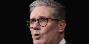 UK: Thousands Of Jobs Under Threat As Starmer Mulls Scrapping NHS