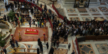 Vatican Keeps St. Peter's Open All Night For Public Viewing Of Pope Francis Due To Strong Turnout