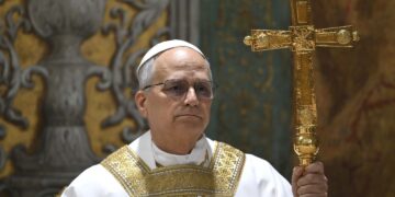 Zelensky, In First Telephone Conversation Urges Pope To Visit Ukraine