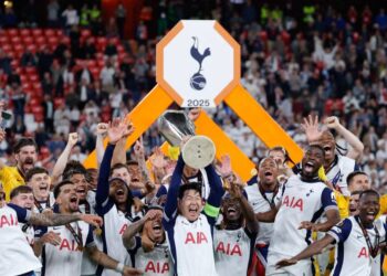 JUST IN: Spurs Beat Man Utd, Lift UEFA Europa League Trophy
