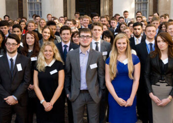 UK Civil Servants Who Used AI Saved Two Weeks A Year, Study Shows