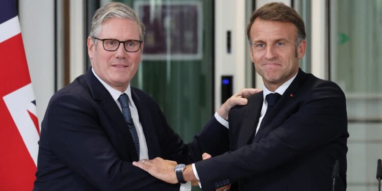 UK Prime Minister, Keir Starmer (left) and French President Emmanuel Macron