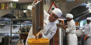 SA: Cooks Embark On Joint Cooking Of 67,000 Litres Of Soup To Feed Residents