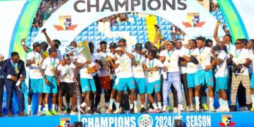 Nigeria Premier Football League Winners Get Cash Rewards