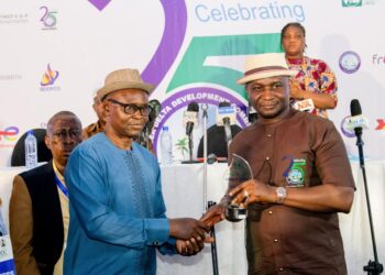 Nigerian Army Honours NDDC’s Boss With Service Commendation Medal