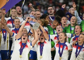England Edge Spain To Retain Women European Title