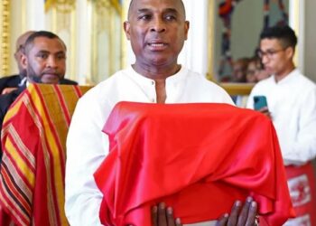 France Returns Skull Of Madagascar Kings Killed In 1897