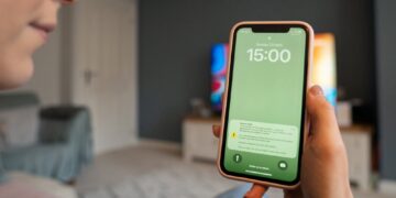 UK: Millions Of Mobile Phones Blare Alarm In Government’s Emergency Test