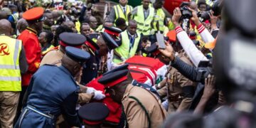 Kenya: Police Disperse Mourners Who Came To See Odinga’s Body With Teargas
