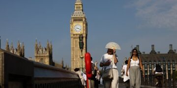 Britain Must Urgently Prepare For Hotter Temperatures, Climate Advisers Warn