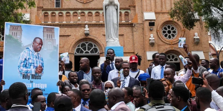 Uganda: Supporters Defy Govt’s Order, Prays For Imprisoned Opposition Leader
