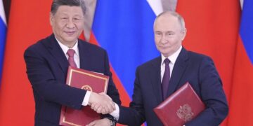 Russia, China Sign 40 Bilateral Agreements Covering Economy, Energy, Transport