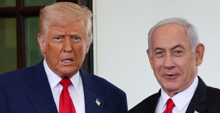 U.S. President Donald Trump welcomes Israeli Prime Minister Benjamin Netanyahu at the entrance of the White House in Washington, D.C., U.S., April 7, 2025.