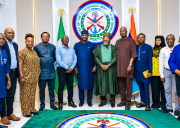 Nigeria’s Defence Minister Urges Journalists To Uphold Fair, Balanced Reporting In National Interest
