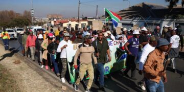 South Africa: Demonstrators Go Door-To-Door, Forcing Immigrants From Homes