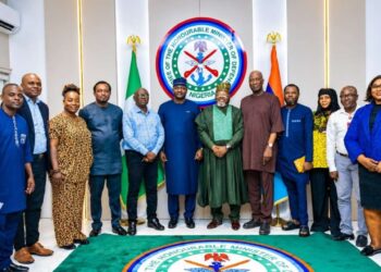 Nigeria’s Defence Minister Urges Journalists To Uphold Fair, Balanced Reporting In National Interest